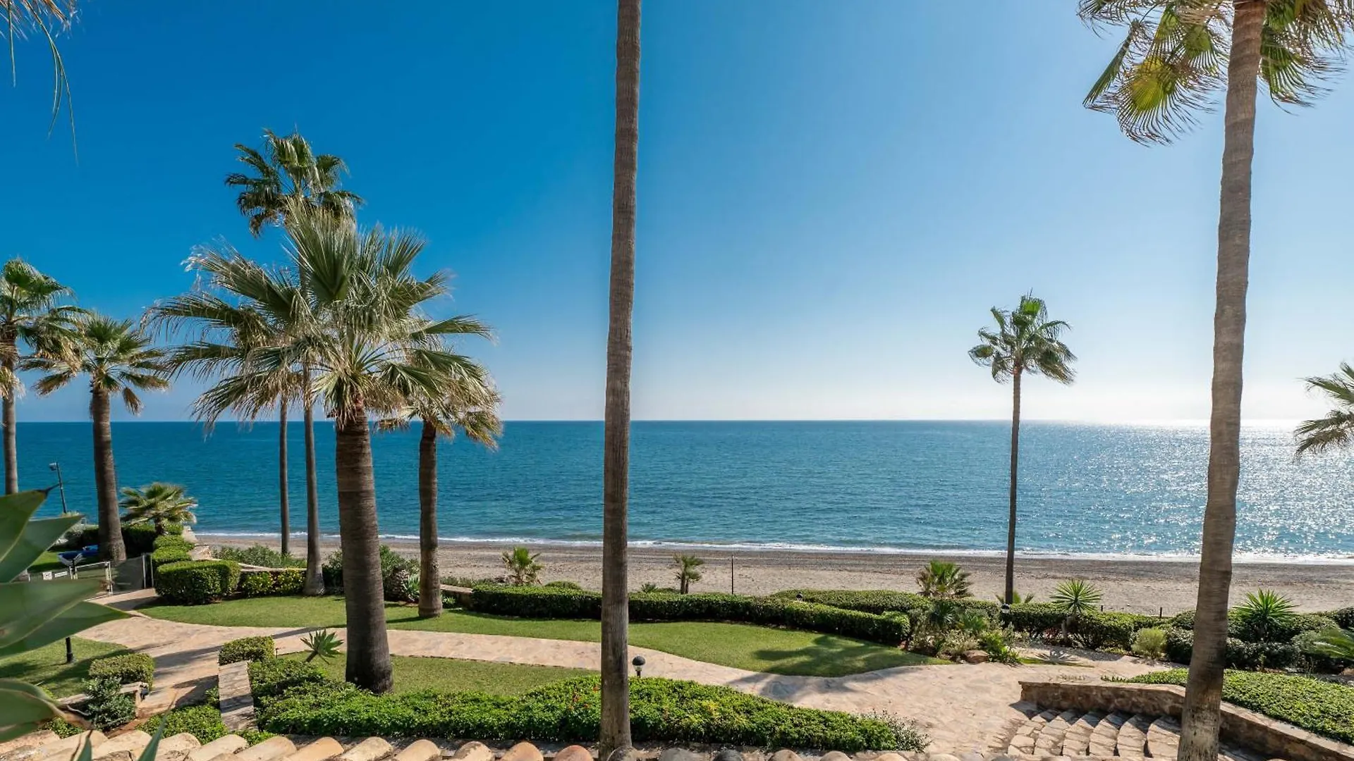 Dominion Beach Apartment 0*, Estepona